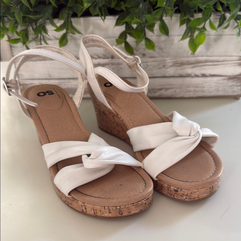 SO White and Tan Wedge Sandals with Knotted Detail